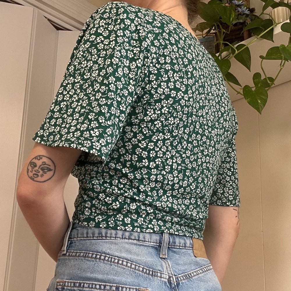 H&M Dark Green Floral Drawstring Top - Picture 2 of 15